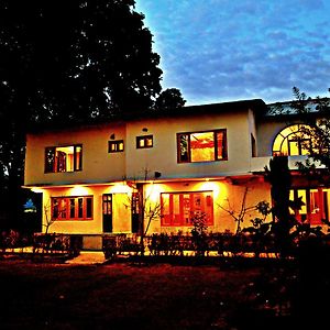 Nigeen Lake View Resort